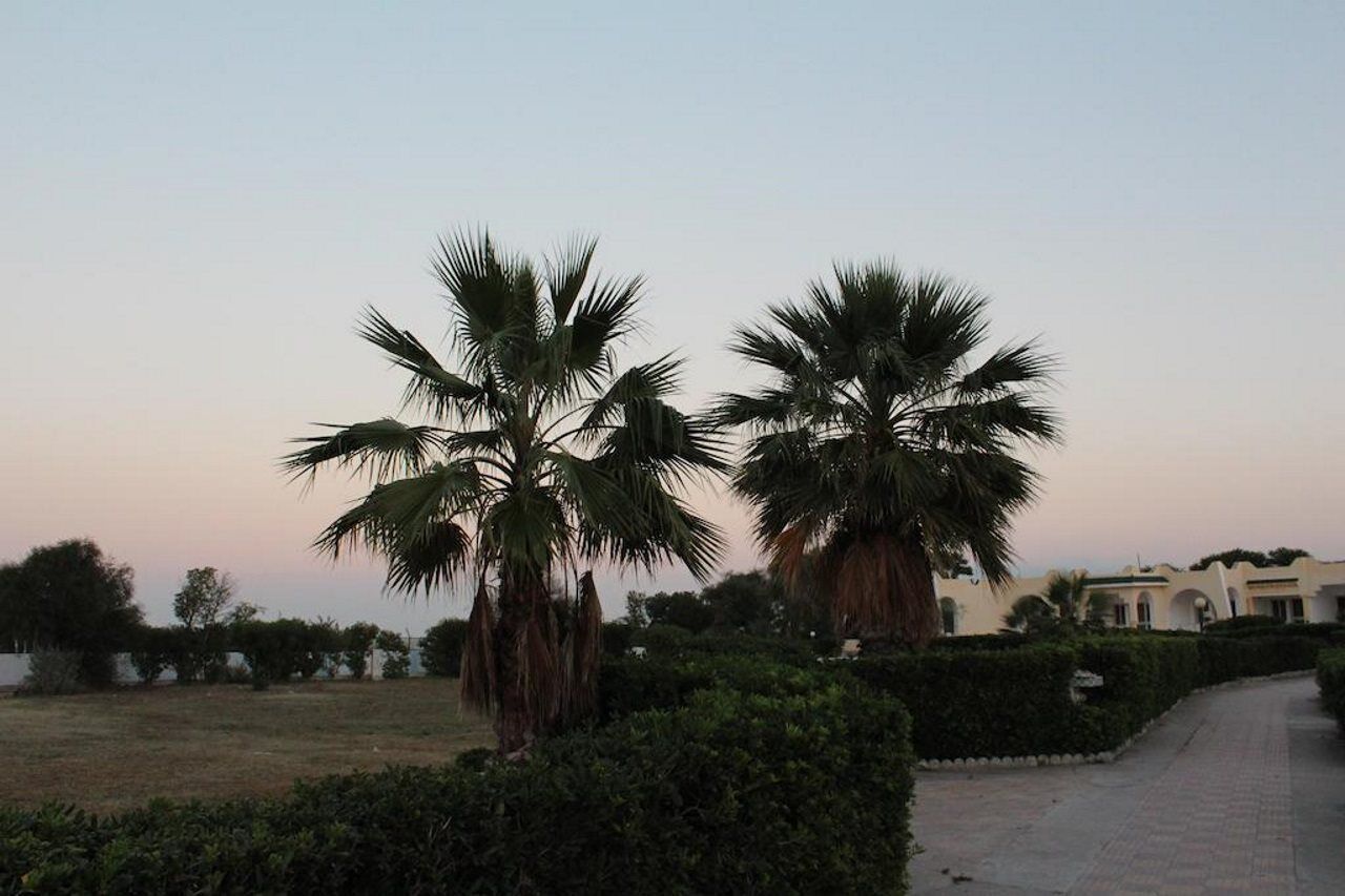 Complexe Touristique Sidi Salem Hotell Bizerte Exteriör bild
